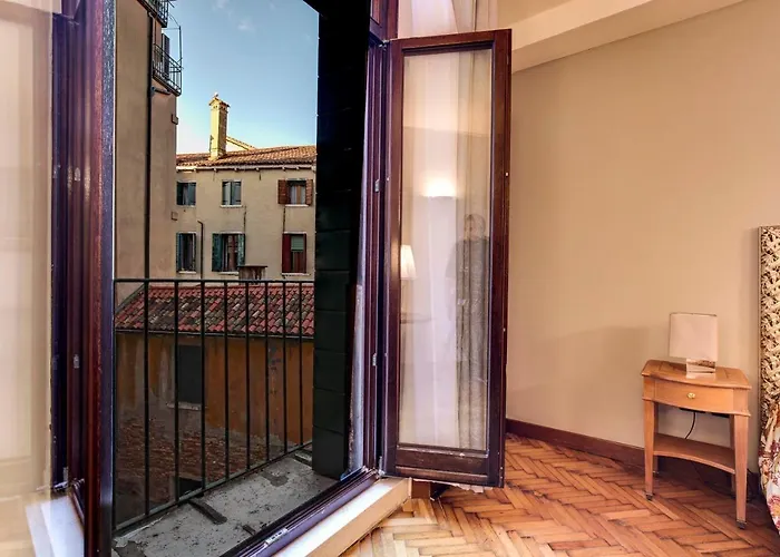 San Marco Superior Apartments By Wonderful Italy
